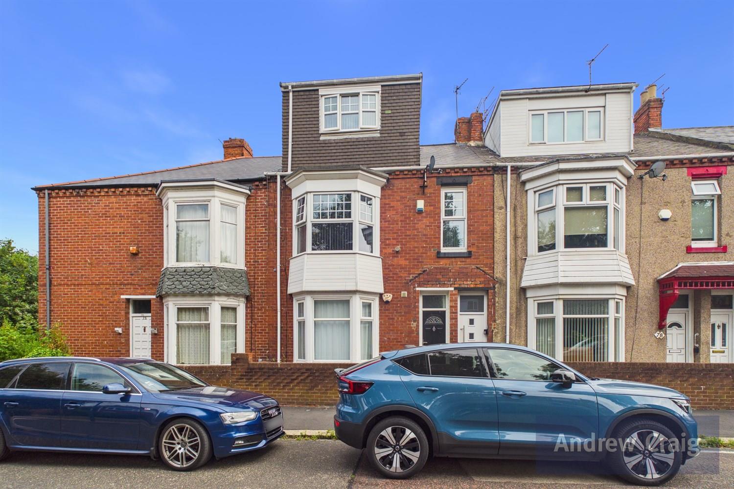 4 Bedroom Maisonette
